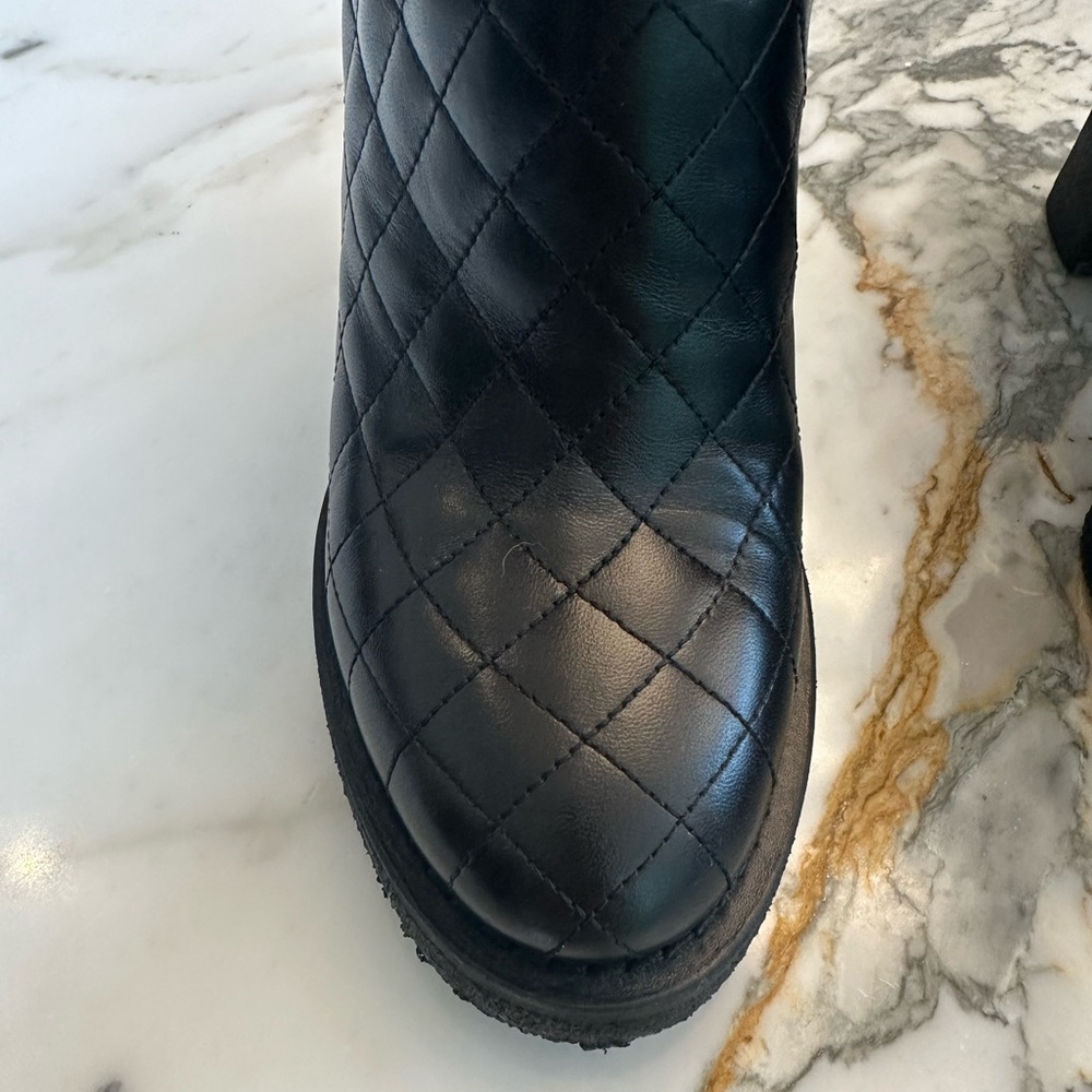 Chanel black short boots lambskin - Picture 4 of 11